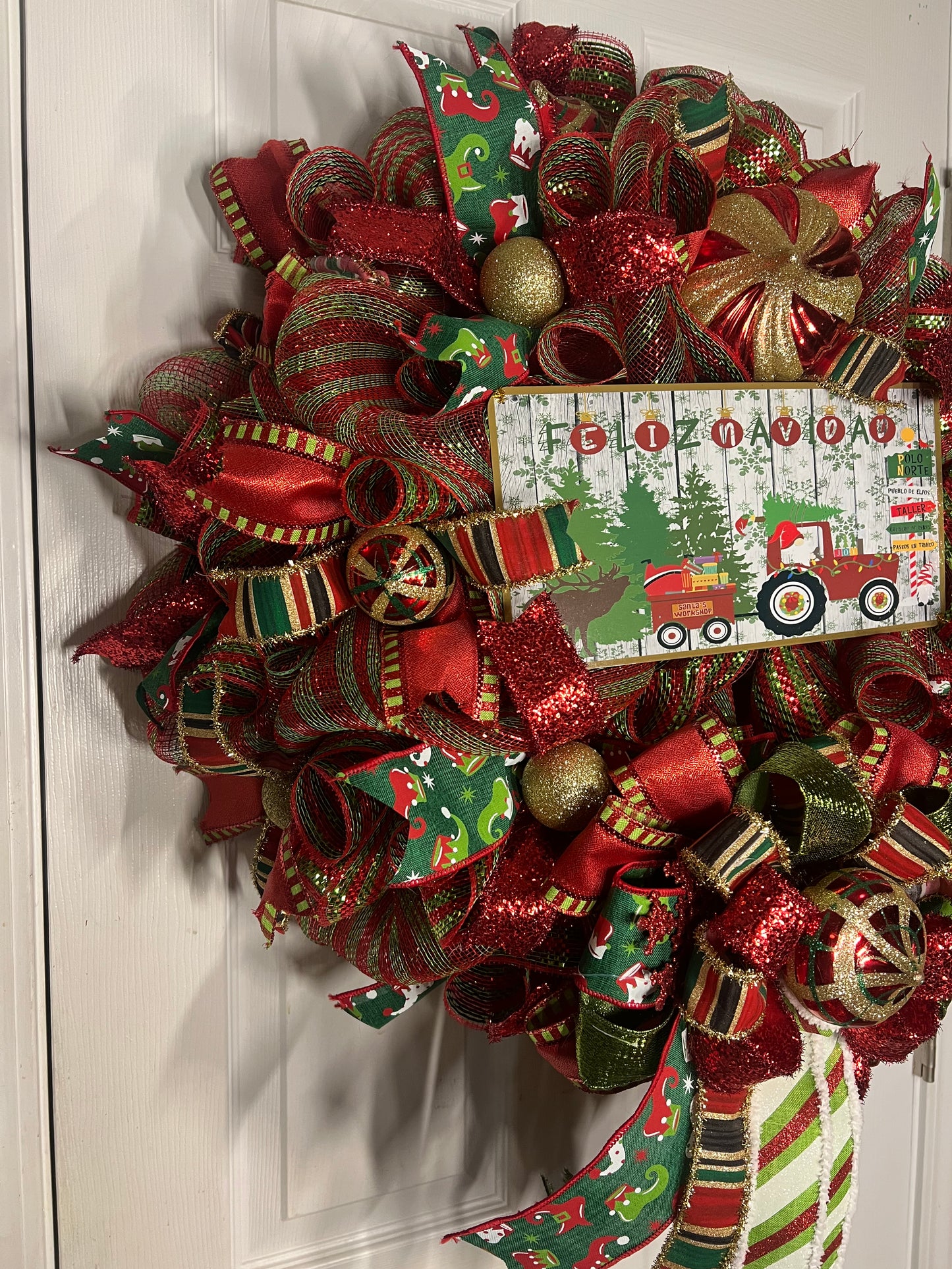 Feliz Navidad wreath