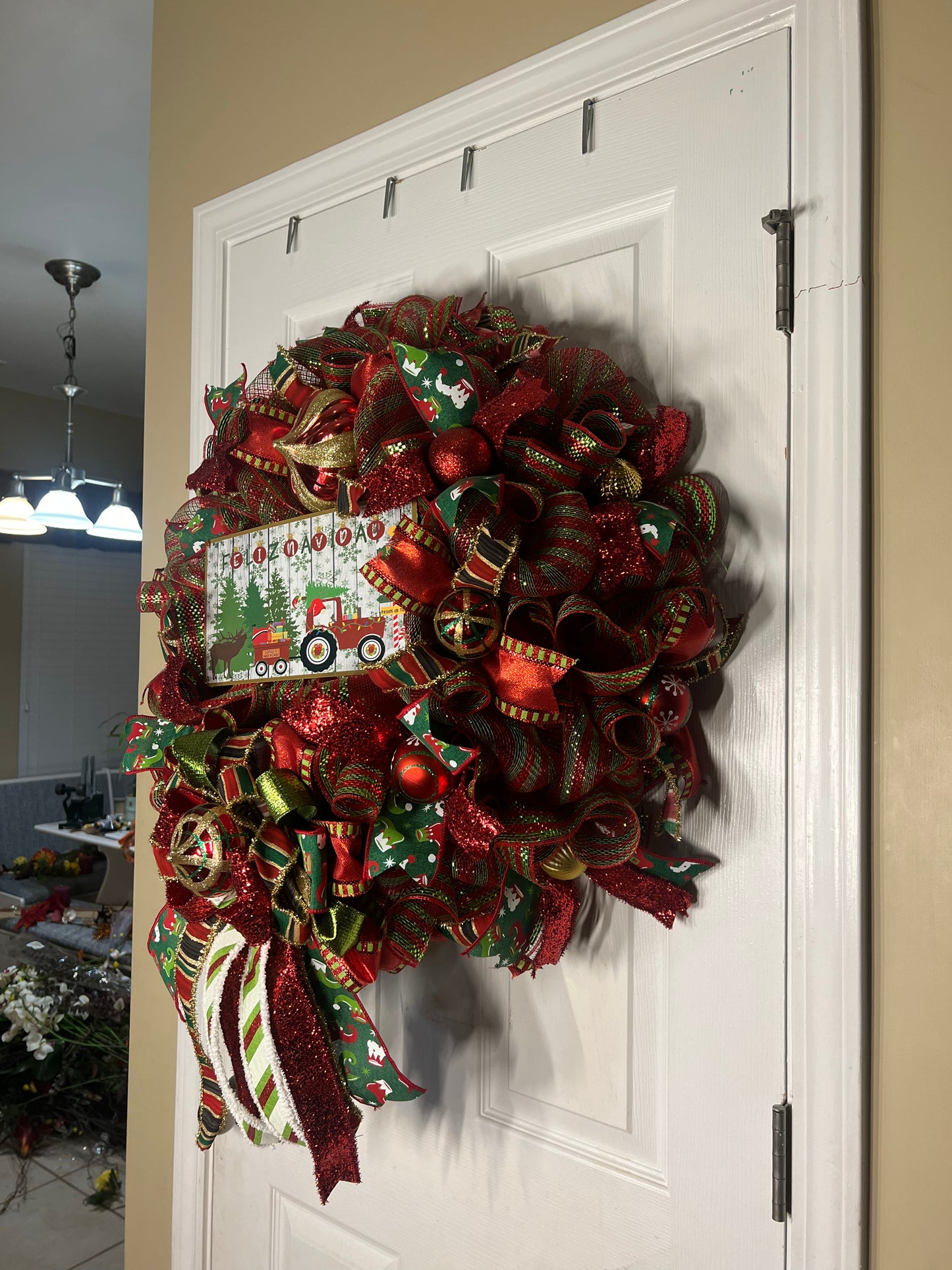 Feliz Navidad wreath