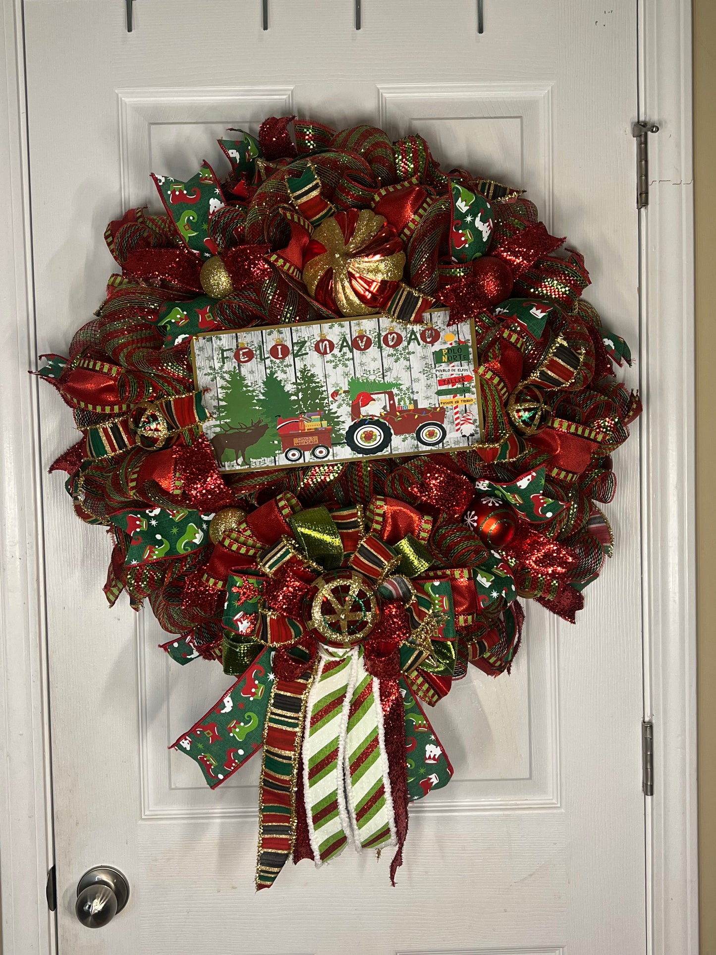 Feliz Navidad wreath